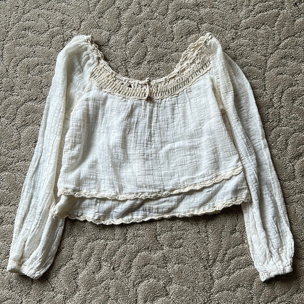 Urban Outfitters White Cropped Long Sleeve Size Small